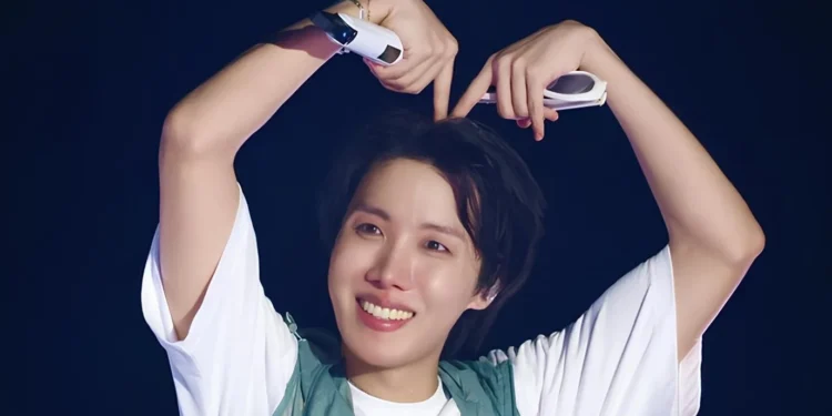 “Feminist King” Hobi Just Dropped Life Advice and It’s a Whole Mood